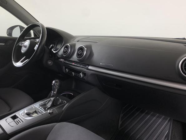 Audi A3 III (8V) Рестайлинг с пробегом 2016 года, цена 1 460 000 рублей, 167748 км, хэтчбек, Автокод Объявления