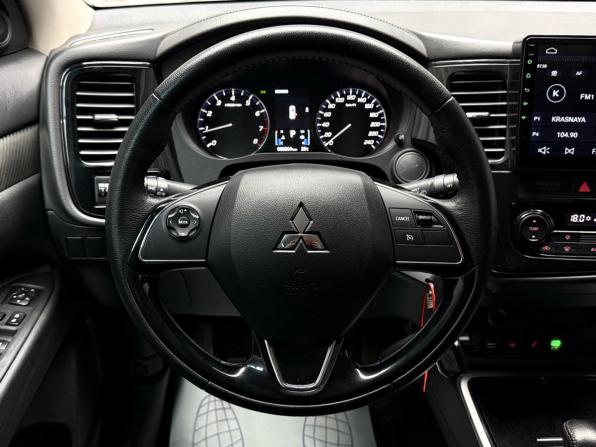 Mitsubishi Outlander III Рестайлинг 2 с пробегом 2018 года, цена 2 299 000 рублей, 88594 км, внедорожник, Автокод Объявления