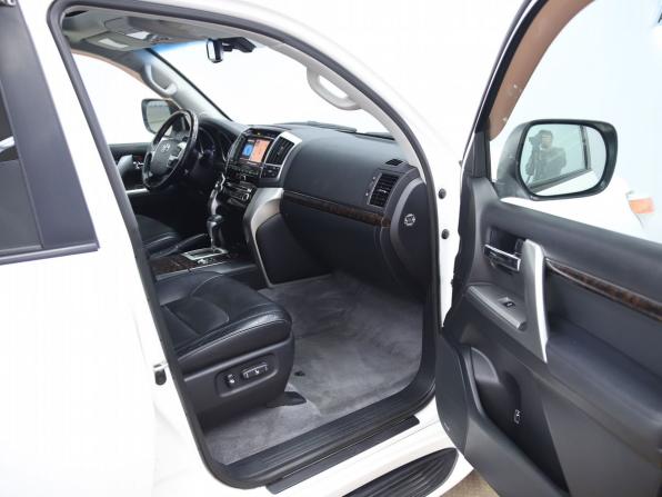 Toyota Land Cruiser 200 Series Рестайлинг 1 с пробегом 2013 года, цена 3 690 000 рублей, 268327 км, внедорожник, Автокод Объявления