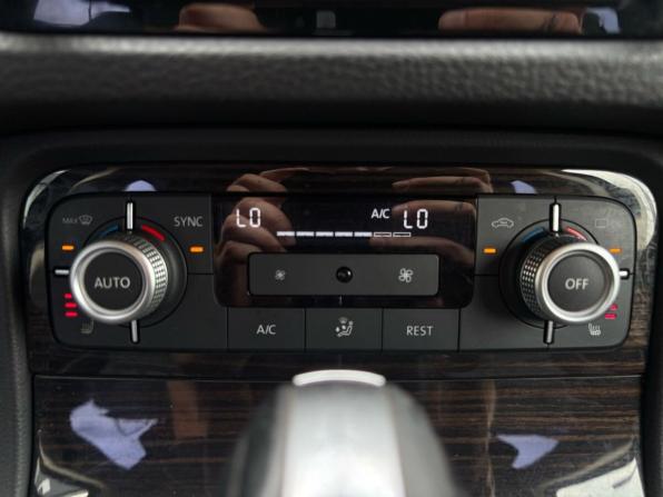 Volkswagen Touareg II Рестайлинг с пробегом 2015 года, цена 2 550 000 рублей, 153652 км, внедорожник, Автокод Объявления