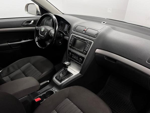 Skoda Octavia II (A5) Рестайлинг с пробегом 2012 года, цена 838 000 рублей, 161418 км, лифтбек, Автокод Объявления