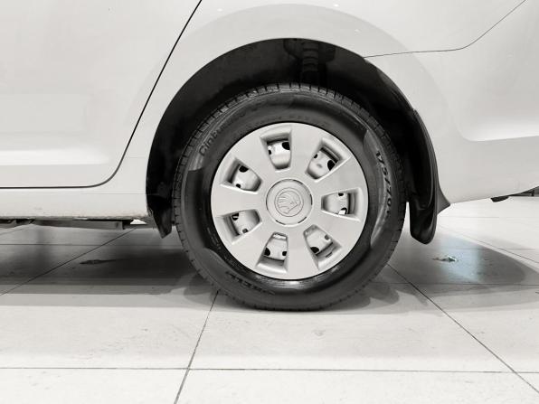 Skoda Rapid I с пробегом 2016 года, цена 1 080 000 рублей, 88160 км, лифтбек, Автокод Объявления