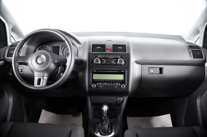 Volkswagen Touran I Рестайлинг 2 с пробегом 2010 года, цена 879 000 рублей, 222690 км, компактвэн, Автокод Объявления