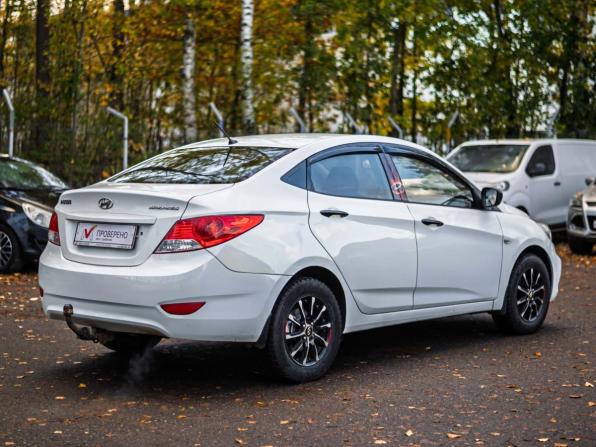 Hyundai Solaris I с пробегом 2014 года, цена 450 000 рублей, 323559 км, хэтчбек, Автокод Объявления