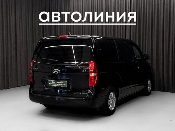 Hyundai H-1 II Рестайлинг 2 с пробегом 2021 года, цена 2 970 000 рублей, 170000 км, минивэн, Автокод Объявления