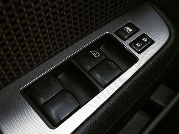 Nissan Tiida I Рестайлинг с пробегом 2012 года, цена 729 000 рублей, 189166 км, хэтчбек, Автокод Объявления