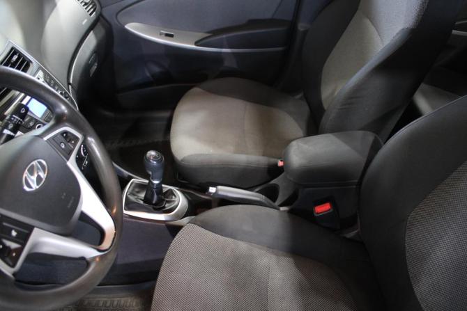 Hyundai Solaris I с пробегом 2013 года, цена 800 000 рублей, 210250 км, седан, Автокод Объявления
