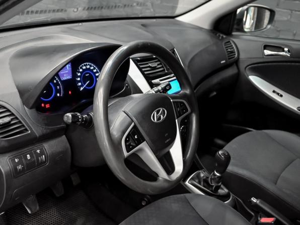 Hyundai Solaris I с пробегом 2013 года, цена 625 000 рублей, 306788 км, хэтчбек, Автокод Объявления