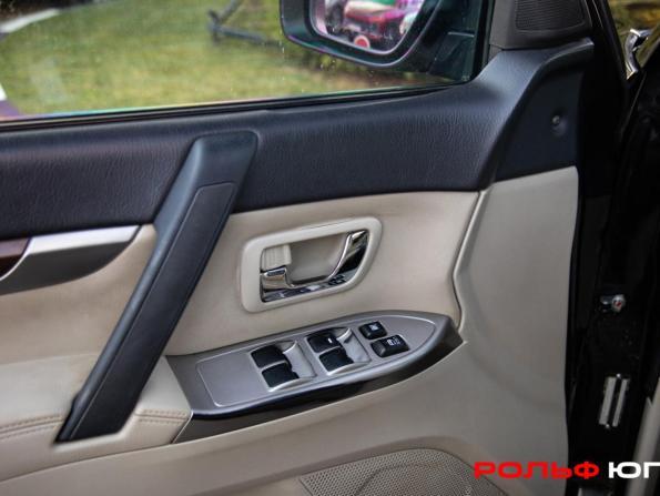 Mitsubishi Pajero IV Рестайлинг 2 с пробегом 2017 года, цена 2 513 000 рублей, 129254 км, внедорожник, Автокод Объявления