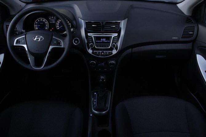 Hyundai Solaris I Рестайлинг с пробегом 2015 года, цена 1 245 000 рублей, 70282 км, хэтчбек, Автокод Объявления