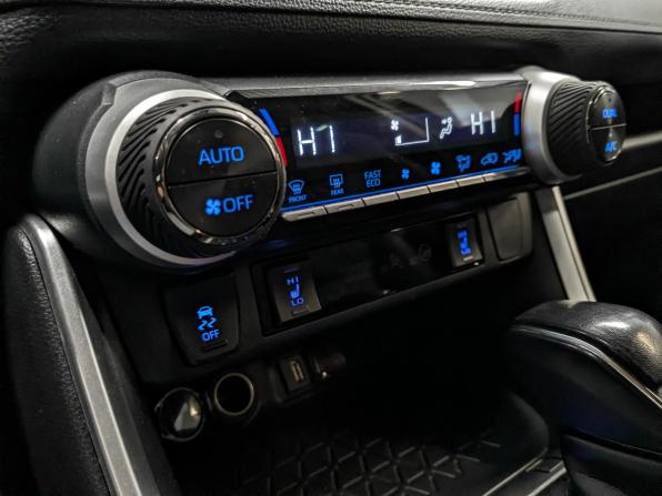 Toyota RAV4 V (XA50) с пробегом 2021 года, цена 3 700 000 рублей, 72310 км, внедорожник, Автокод Объявления