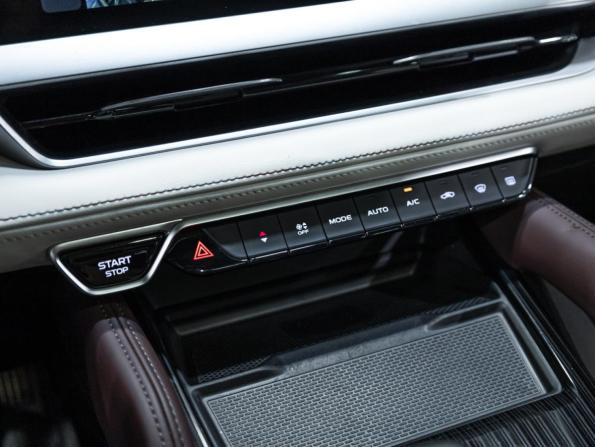 Geely Monjaro I с пробегом 2023 года, цена 3 199 700 рублей, 59004 км, внедорожник, Автокод Объявления