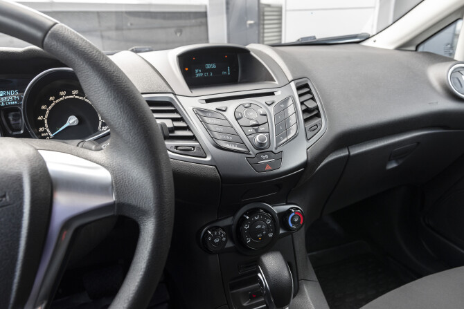 Ford Fiesta Mk6 Рестайлинг с пробегом 2016 года, цена 895 000 рублей, 85973 км, седан, Автокод Объявления