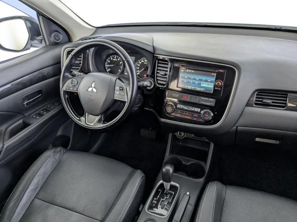 Mitsubishi Outlander III Рестайлинг 2 с пробегом 2016 года, цена 1 890 000 рублей, 93040 км, внедорожник, Автокод Объявления