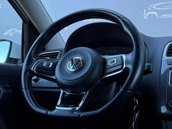 Volkswagen Polo V Рестайлинг с пробегом 2018 года, цена 1 068 700 рублей, 75131 км, седан, Автокод Объявления