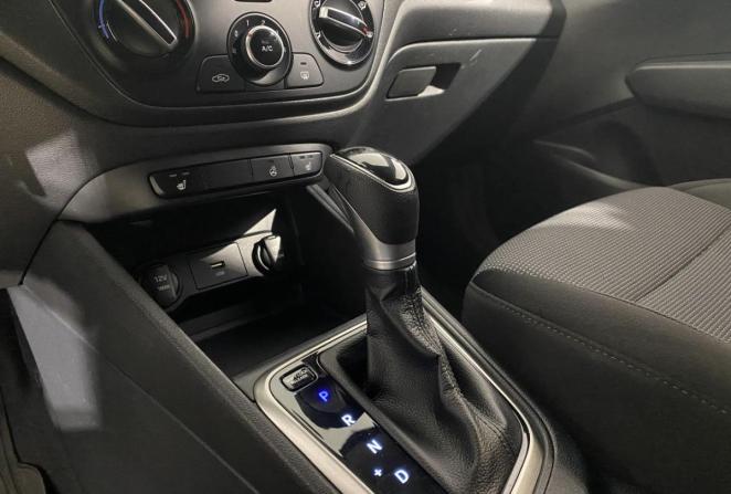 Hyundai Solaris II Рестайлинг с пробегом 2021 года, цена 1 350 000 рублей, 199484 км, седан, Автокод Объявления