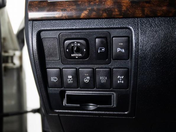 Toyota Land Cruiser 200 Series Рестайлинг 1 с пробегом 2014 года, цена 3 565 000 рублей, 407976 км, внедорожник, Автокод Объявления