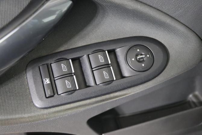 Ford Kuga I с пробегом 2012 года, цена 699 990 рублей, 241180 км, внедорожник, Автокод Объявления