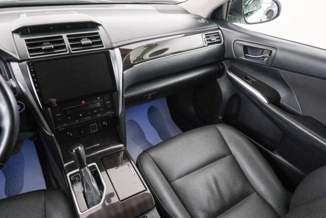 Toyota Camry VII (XV50) Рестайлинг 2 с пробегом 2018 года, цена 1 599 000 рублей, 190000 км, седан, Автокод Объявления