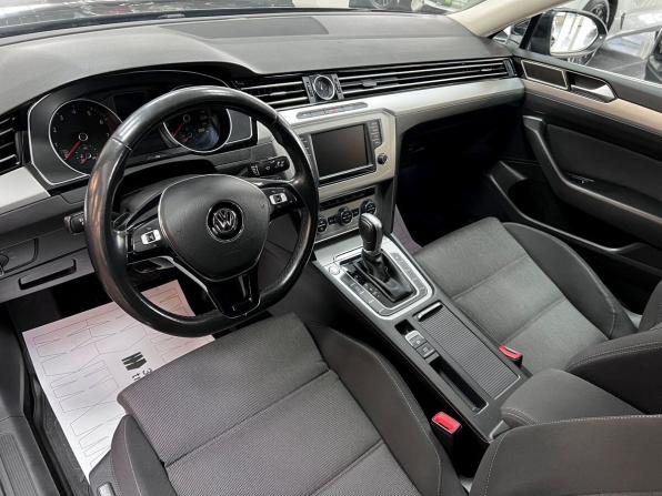 Volkswagen Passat B8 с пробегом 2017 года, цена 1 700 000 рублей, 127302 км, седан, Автокод Объявления