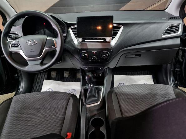 Hyundai Solaris II с пробегом 2018 года, цена 1 265 000 рублей, 65000 км, седан, Автокод Объявления
