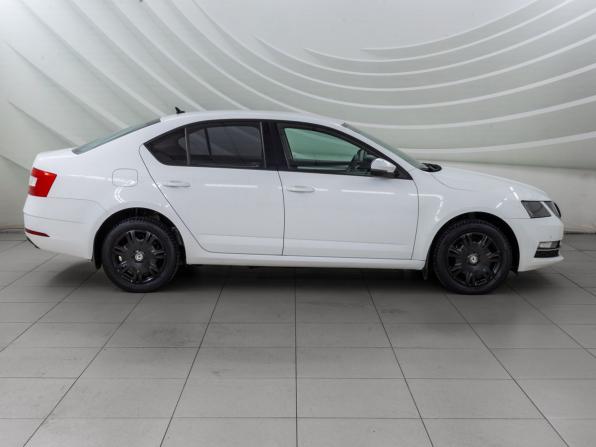 Skoda Octavia III (A7) Рестайлинг с пробегом 2018 года, цена 1 538 000 рублей, 122941 км, лифтбек, Автокод Объявления
