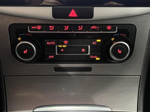 Volkswagen Passat B7 с пробегом 2011 года, цена 975 000 рублей, 213221 км, седан, Автокод Объявления