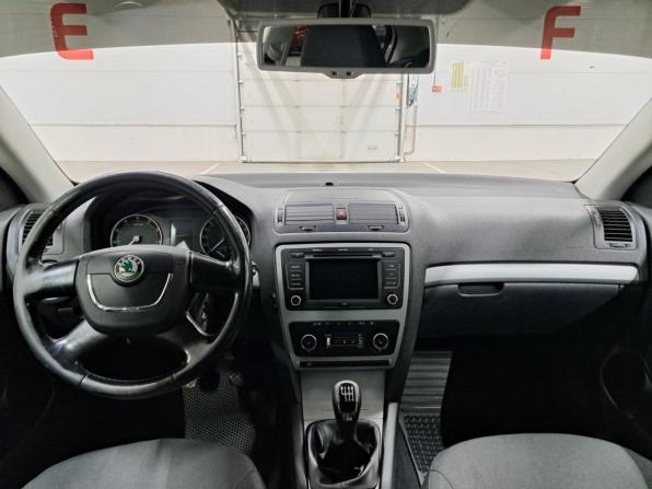 Skoda Octavia II (A5) Рестайлинг с пробегом 2012 года, цена 790 000 рублей, 286844 км, лифтбек, Автокод Объявления