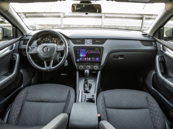 Skoda Octavia III (A7) Рестайлинг с пробегом 2017 года, цена 1 409 000 рублей, 163959 км, лифтбек, Автокод Объявления