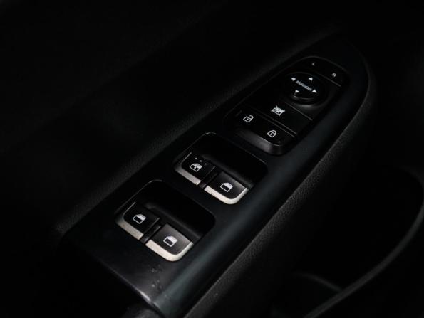 Kia Rio IV Рестайлинг с пробегом 2021 года, цена 1 330 000 рублей, 210564 км, хэтчбек, Автокод Объявления