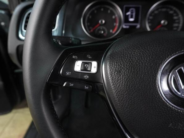 Volkswagen Golf VII Рестайлинг с пробегом 2018 года, цена 1 729 000 рублей, 196737 км, хэтчбек, Автокод Объявления
