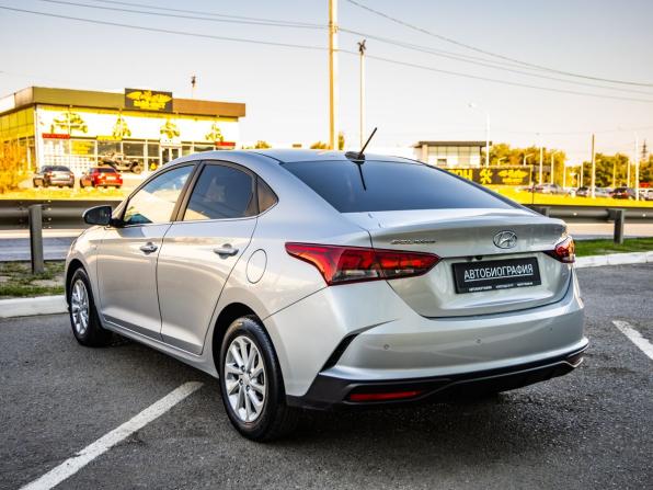 Hyundai Solaris II Рестайлинг с пробегом 2021 года, цена 1 538 000 рублей, 141681 км, седан, Автокод Объявления