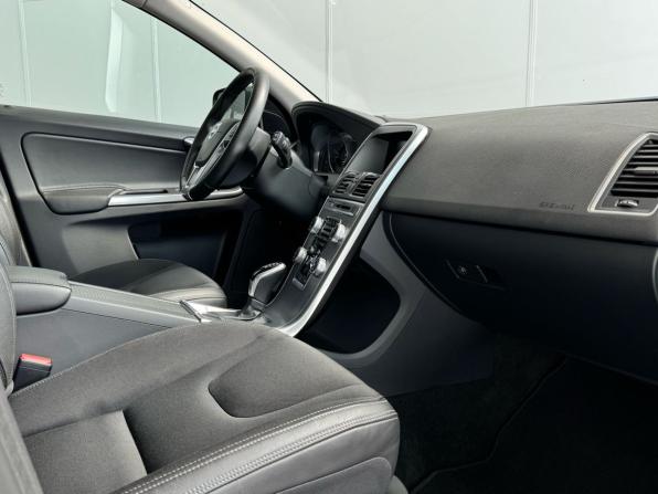 Volvo XC60 I Рестайлинг с пробегом 2017 года, цена 2 250 000 рублей, 179000 км, внедорожник, Автокод Объявления
