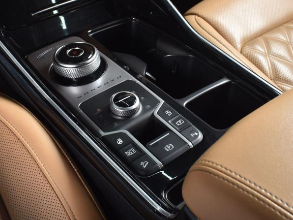 Kia Sorento IV с пробегом 2020 года, цена 3 199 995 рублей, 128240 км, внедорожник, Автокод Объявления