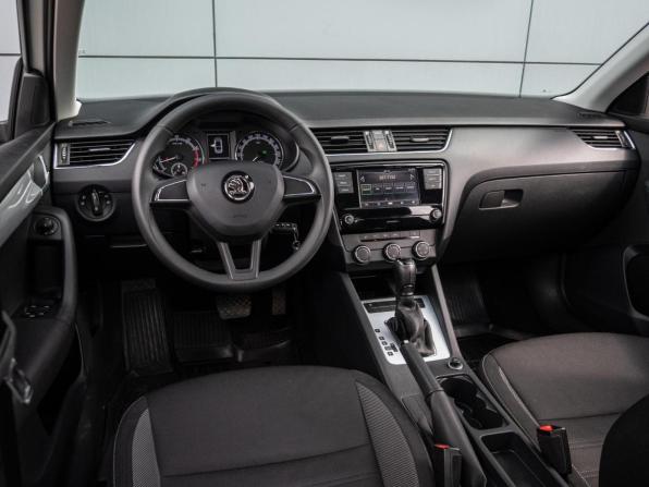 Skoda Octavia III (A7) Рестайлинг с пробегом 2018 года, цена 1 750 000 рублей, 61843 км, лифтбек, Автокод Объявления