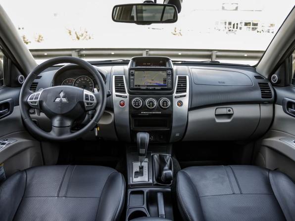 Mitsubishi Pajero Sport II Рестайлинг с пробегом 2015 года, цена 2 128 000 рублей, 134250 км, внедорожник, Автокод Объявления
