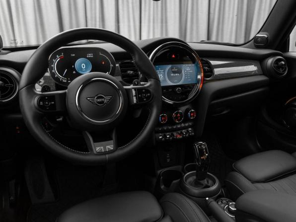 Mini Hatch III (F55/F56) Рестайлинг 2 с пробегом 2022 года, цена 3 890 000 рублей, 17160 км, хэтчбек, Автокод Объявления
