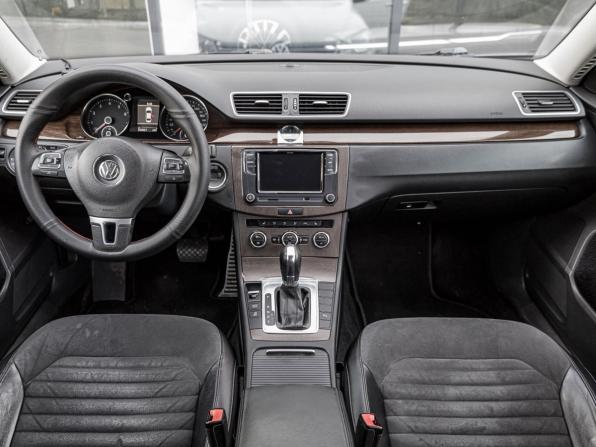 Volkswagen Passat B7 с пробегом 2011 года, цена 1 047 000 рублей, 260027 км, седан, Автокод Объявления