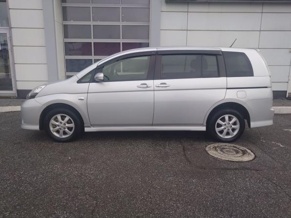 Toyota ISis I Рестайлинг с пробегом 2012 года, цена 1 350 000 рублей, 92650 км, компактвэн, Автокод Объявления