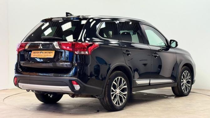 Mitsubishi Outlander III Рестайлинг 3 с пробегом 2018 года, цена 2 220 000 рублей, 102351 км, внедорожник, Автокод Объявления