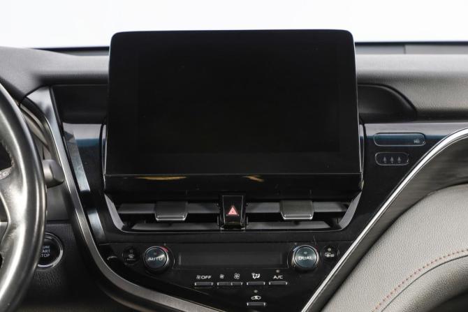 Toyota Camry VIII (XV70) Рестайлинг с пробегом 2023 года, цена 3 929 000 рублей, 43800 км, седан, Автокод Объявления