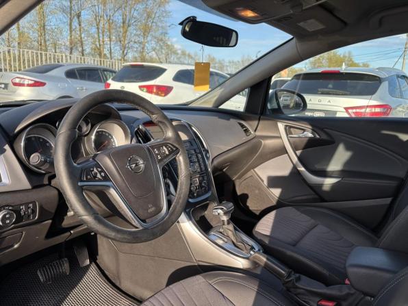 Opel Astra J Рестайлинг с пробегом 2014 года, цена 852 000 рублей, 105408 км, хэтчбек, Автокод Объявления