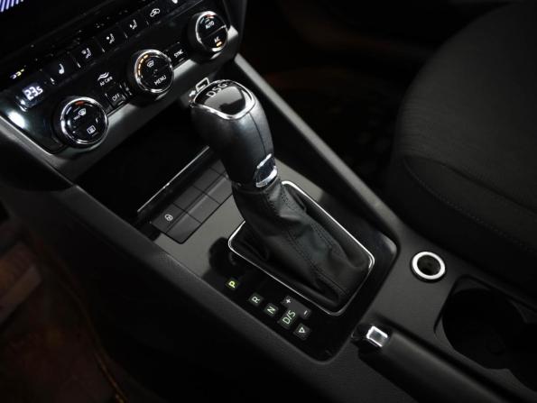Skoda Octavia III (A7) Рестайлинг с пробегом 2018 года, цена 1 719 000 рублей, 135056 км, лифтбек, Автокод Объявления