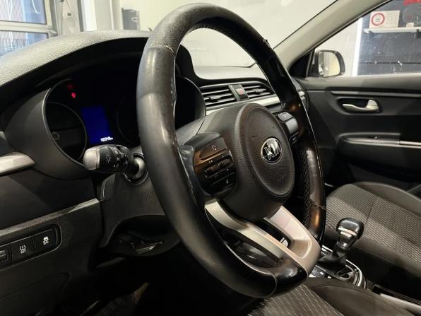 Kia Rio IV с пробегом 2018 года, цена 1 050 000 рублей, 130348 км, седан, Автокод Объявления