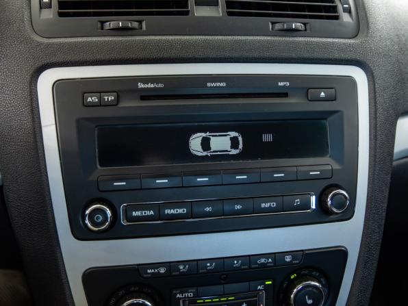 Skoda Octavia II (A5) Рестайлинг с пробегом 2011 года, цена 1 048 000 рублей, 131660 км, лифтбек, Автокод Объявления