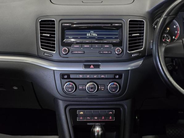 Volkswagen Sharan II с пробегом 2012 года, цена 999 000 рублей, 161366 км, минивэн, Автокод Объявления