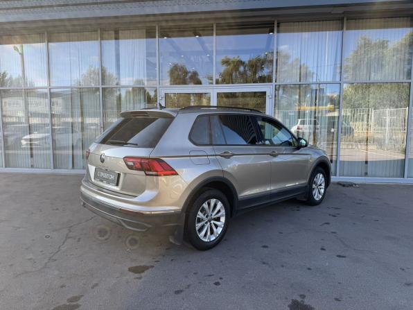 Volkswagen Tiguan II Рестайлинг с пробегом 2021 года, цена 2 350 000 рублей, 142926 км, внедорожник, Автокод Объявления