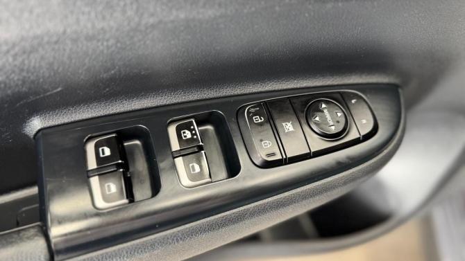 Kia Rio IV с пробегом 2018 года, цена 1 210 000 рублей, 125224 км, хэтчбек, Автокод Объявления