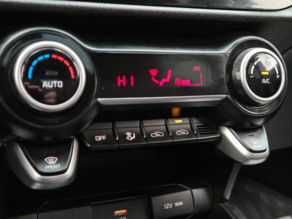 Kia Rio IV Рестайлинг с пробегом 2020 года, цена 1 790 000 рублей, 71000 км, седан, Автокод Объявления