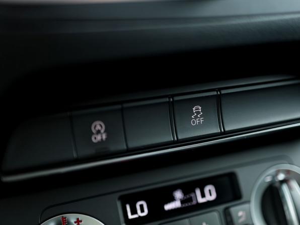 Audi Q3 I (8U) с пробегом 2012 года, цена 1 399 000 рублей, 209790 км, внедорожник, Автокод Объявления